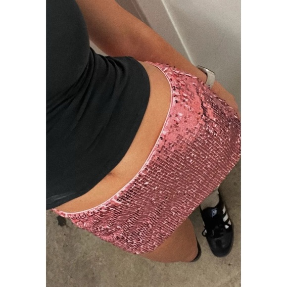 Reformation Saviolla Skirt Low Rise Micro Mini Sequin Sparkle Party in Pink 0 - Picture 3 of 14